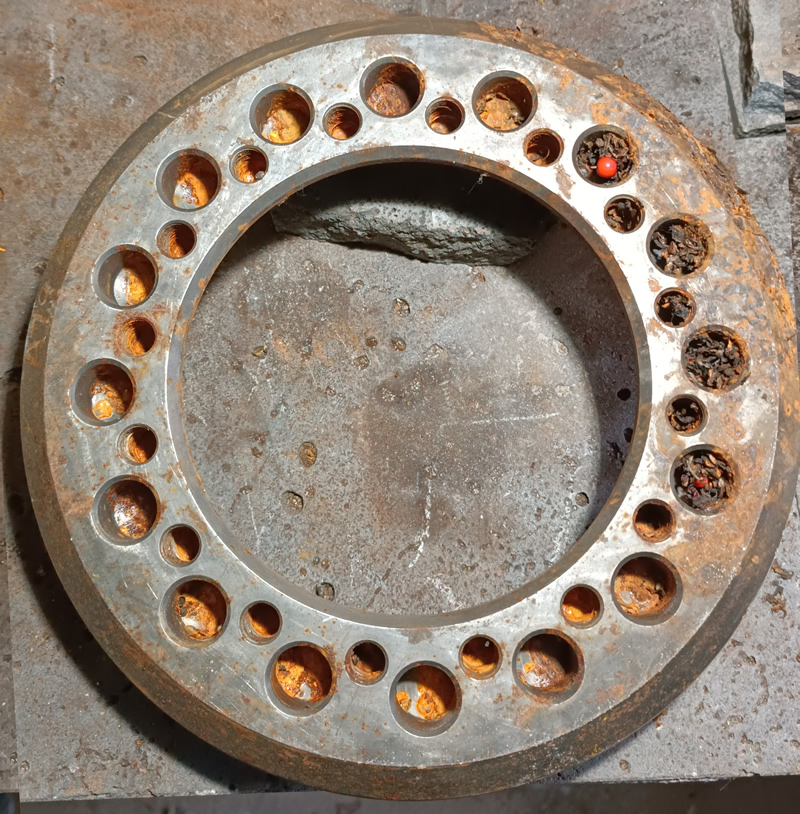 hole-disk1